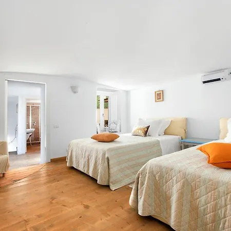 Villa Mayla